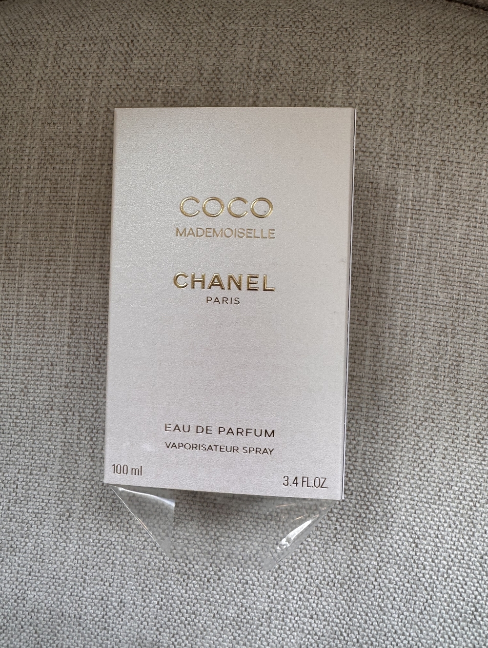 CHANEL Coco Mademoiselle Pink/Peach Glass Bottle with Gold Accents - Picture 5 of 5